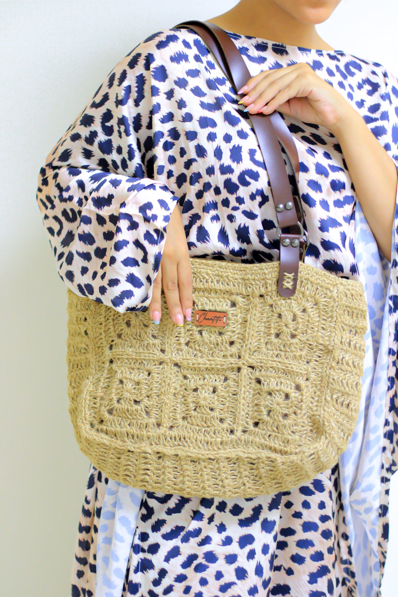 crochet squared with leather handbag